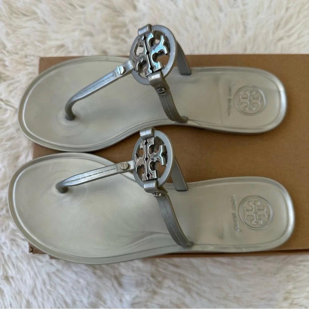 Tory Burch Mini Miller Women’s Metallic Silver Jelly Thong Sandals Size: 5